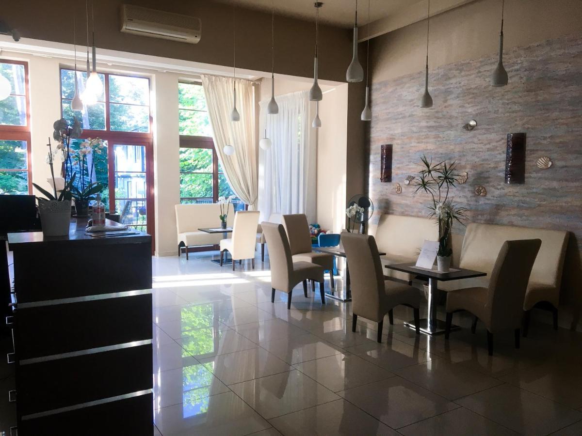 Room In Guest Room - Valensija - Large Suite Jūrkalne المظهر الخارجي الصورة