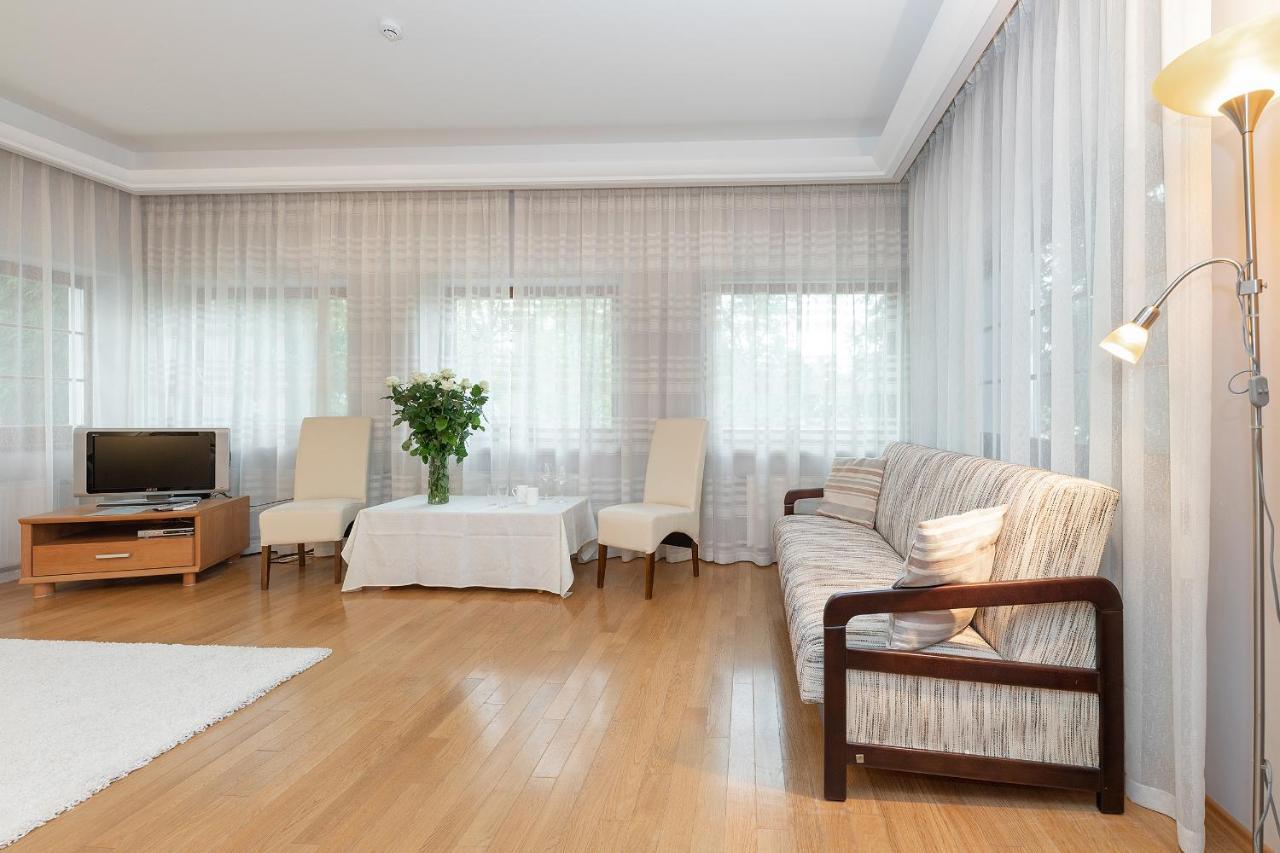 Room In Guest Room - Valensija - Large Suite Jūrkalne المظهر الخارجي الصورة